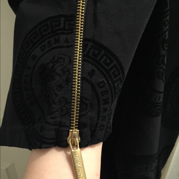 NWT Supply & Demand Black Medallion Tee Size Small - Picture 4 of 7